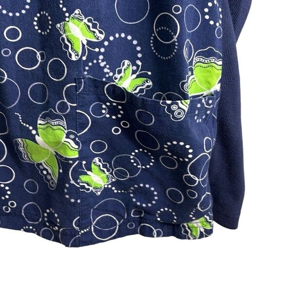 The Uniform Outlet 2X butterfly print knit sides two pocket scrub top blue & gre - Picture 4 of 11